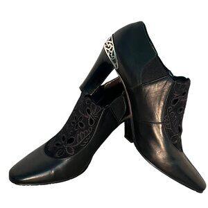 BLACK BRIGHTON SILVER TIP SHORT HEELS WOMENS SIZE 7.5